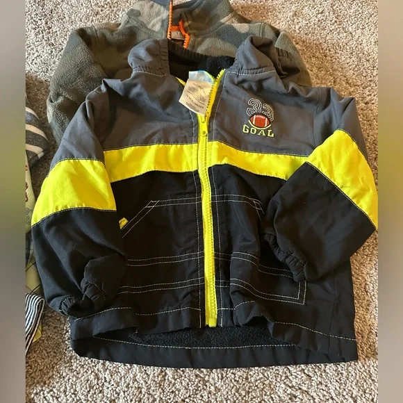 18 month boy’s clothing bundle - Picture 9 of 11